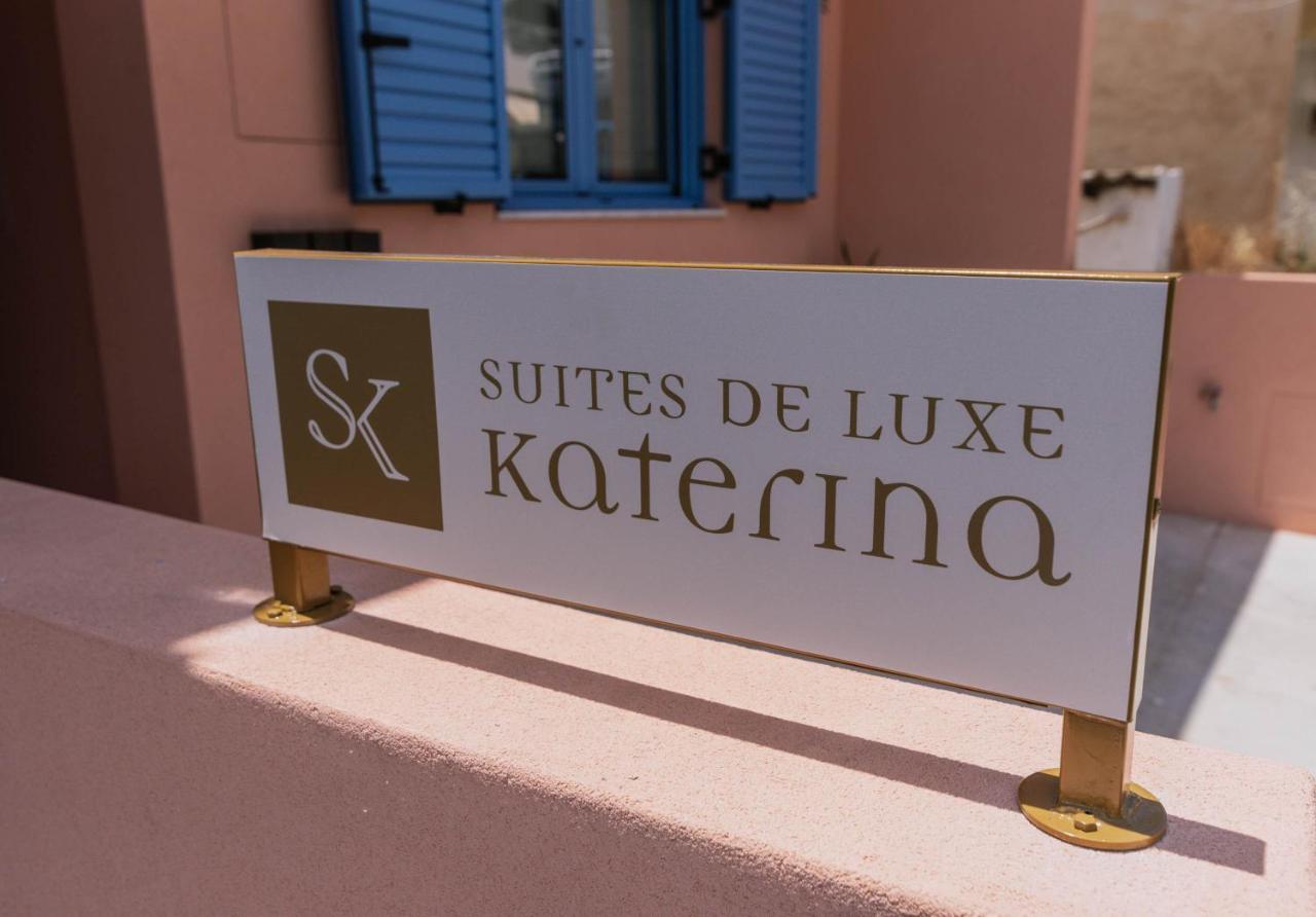 Suites De Luxe Katerina Kokkinos Pirgos Buitenkant foto
